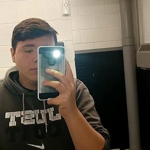 Meet your Posher, Levi